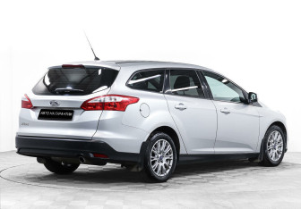 Подержанный автомобиль Ford Focus Wagon 2013 года (5 фото)
