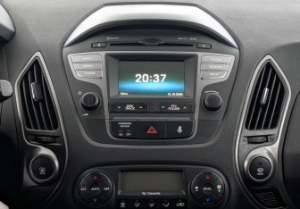 Подержанный автомобиль Hyundai ix35 2013 года (17 фото)