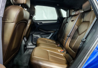 Подержанный автомобиль Porsche Macan 2014 года (10 фото)