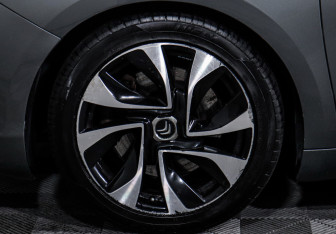 Подержанный автомобиль Citroen DS5 2012 года (15 фото)