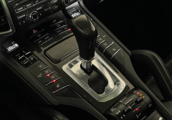 Подержанный автомобиль Porsche Cayenne 2013 года (19 фото)