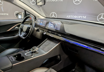 Подержанный автомобиль Omoda C5 2023 года (11 фото)