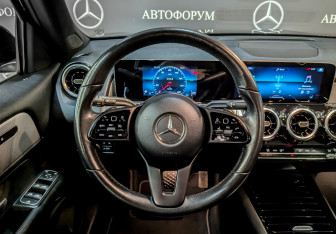 Подержанный автомобиль Mercedes-Benz GLB 2020 года (21 фото)