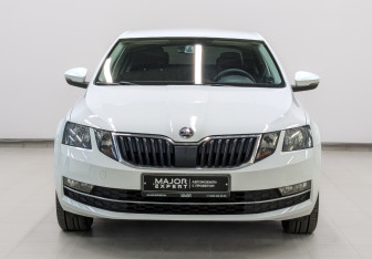 Подержанный автомобиль Skoda Octavia Liftback 2018 года (2 фото)