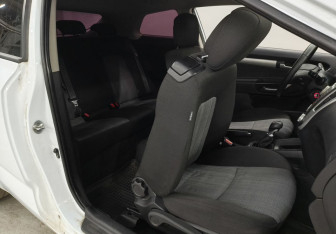 Подержанный автомобиль Kia Ceed Hatchback 2011 года (12 фото)