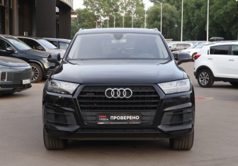 Подержанный автомобиль Audi Q7 2015 года (2 фото)