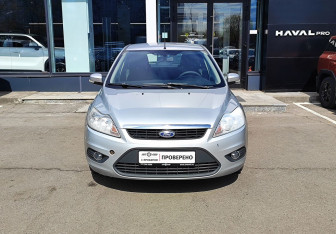Подержанный автомобиль Ford Focus Sedan 2011 года (2 фото)