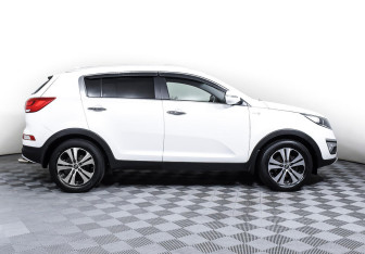 Подержанный автомобиль Kia Sportage 2015 года (4 фото)