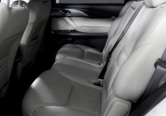 Подержанный автомобиль Mazda CX-9 2019 года (10 фото)
