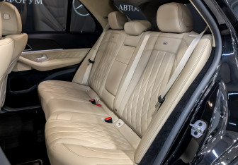 Подержанный автомобиль Mercedes-Benz GLE 2021 года (12 фото)