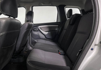 Подержанный автомобиль Renault Duster 2013 года (10 фото)