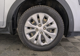 Подержанный автомобиль Kia Rio Hatchback 2021 года (10 фото)