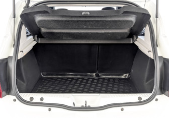 Подержанный автомобиль Renault Sandero 2021 года (10 фото)