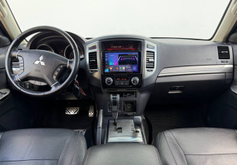 Подержанный автомобиль Mitsubishi Pajero 2014 года (9 фото)