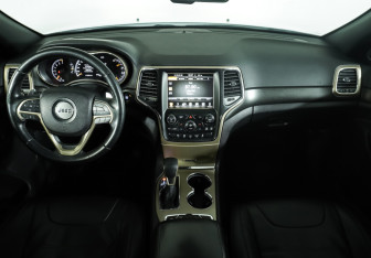 Подержанный автомобиль Jeep Grand Cherokee 2016 года (13 фото)