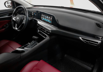 Подержанный автомобиль Changan Eado Plus 2023 года (9 фото)