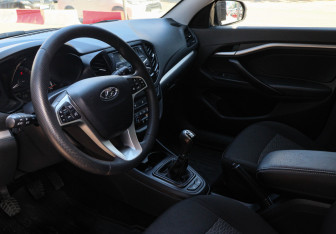 Подержанный автомобиль LADA (ВАЗ) Vesta Wagon 2019 года (12 фото)