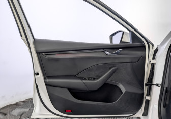 Подержанный автомобиль Skoda Octavia Liftback 2021 года (19 фото)