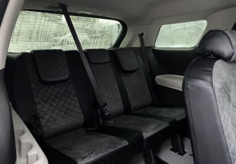 Подержанный автомобиль Kia Carnival 2021 года (29 фото)