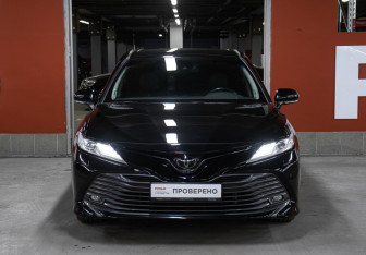 Подержанный автомобиль Toyota Camry Sedan 2020 года (2 фото)
