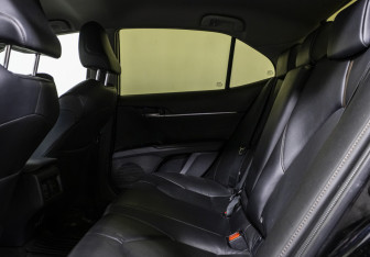 Подержанный автомобиль Toyota Camry Sedan 2018 года (13 фото)