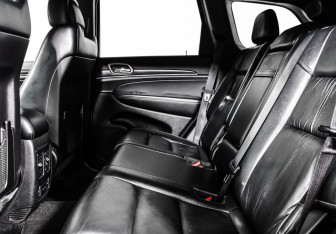 Подержанный автомобиль Jeep Grand Cherokee 2013 года (12 фото)