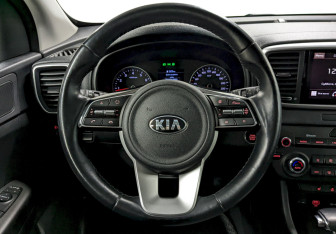 Подержанный автомобиль Kia Sportage 2021 года (25 фото)