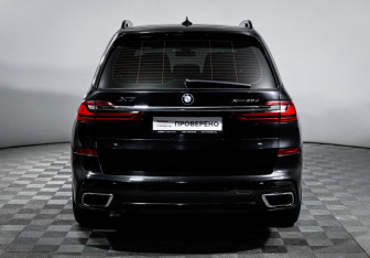 Подержанный автомобиль BMW X7 2020 года (6 фото)