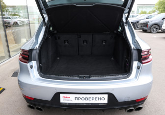 Подержанный автомобиль Porsche Macan 2017 года (9 фото)