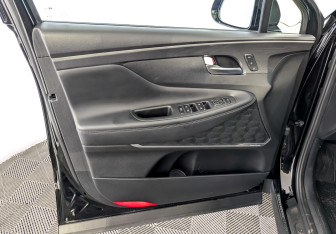 Подержанный автомобиль Hyundai Santa Fe 2022 года (19 фото)