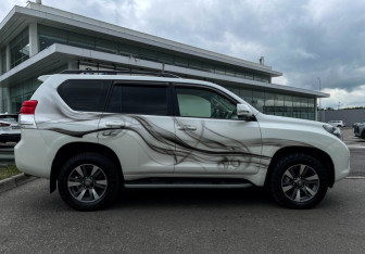 Подержанный автомобиль Toyota Land Cruiser Prado 2012 года (4 фото)