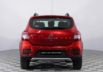 Подержанный автомобиль Renault Sandero 2016 года (4 фото)