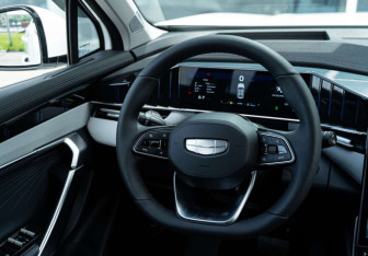 Новый Geely Atlas 2025 (15 фото)