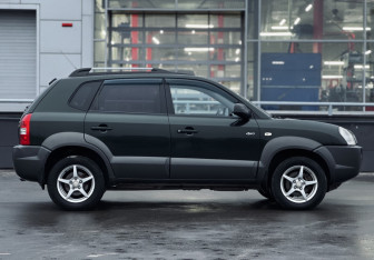 Подержанный автомобиль Hyundai Tucson 2008 года (4 фото)