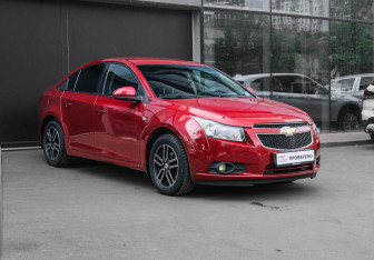 Подержанный автомобиль Chevrolet Cruze Sedan 2011 года (3 фото)