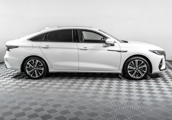 Подержанный автомобиль Chery Arrizo 8 2023 года (4 фото)