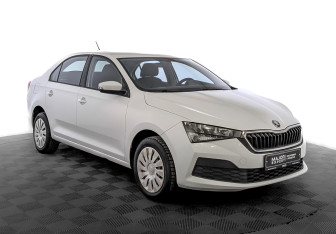 Подержанный автомобиль Skoda Rapid Liftback 2021 года (3 фото)