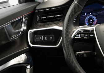 Подержанный автомобиль Audi A6 Sedan 2018 года (14 фото)