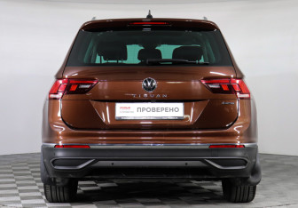 Подержанный автомобиль Volkswagen Tiguan 2021 года (6 фото)