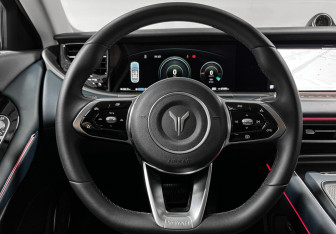 Подержанный автомобиль Voyah Free 2024 года (19 фото)