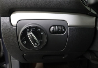 Подержанный автомобиль Volkswagen Golf Hatchback 2012 года (12 фото)