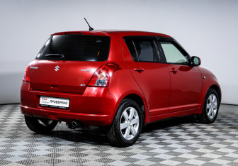 Подержанный автомобиль Suzuki Swift Hatchback 2008 года (5 фото)