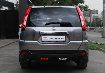 Подержанный автомобиль Nissan X-Trail 2011 года (5 фото)