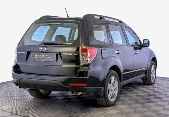 Подержанный автомобиль Subaru Forester Suv 2010 года (5 фото)