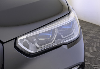 Подержанный автомобиль BMW X5 2020 года (11 фото)