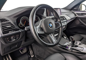 Подержанный автомобиль BMW X4 2019 года (15 фото)