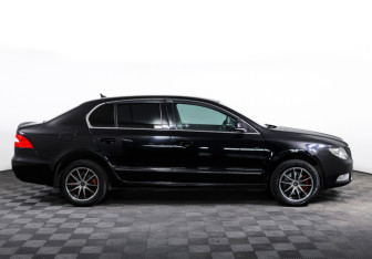 Подержанный автомобиль Skoda Superb Liftback 2010 года (4 фото)