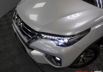 Подержанный автомобиль Toyota Fortuner 2017 года (25 фото)