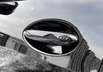 Подержанный автомобиль BMW X7 2021 года (9 фото)