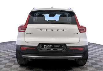 Подержанный автомобиль Volvo XC40 2018 года (6 фото)